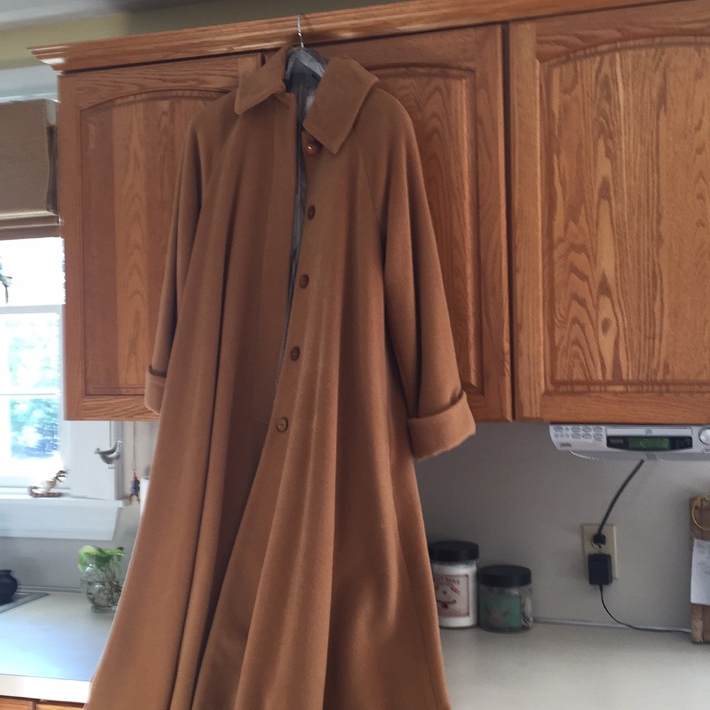 Coat - Picture 3 of 4
